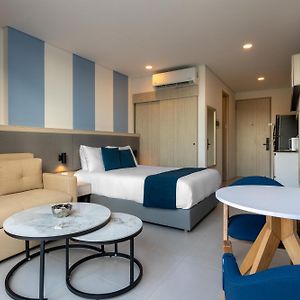 Deluxe Queen Suite